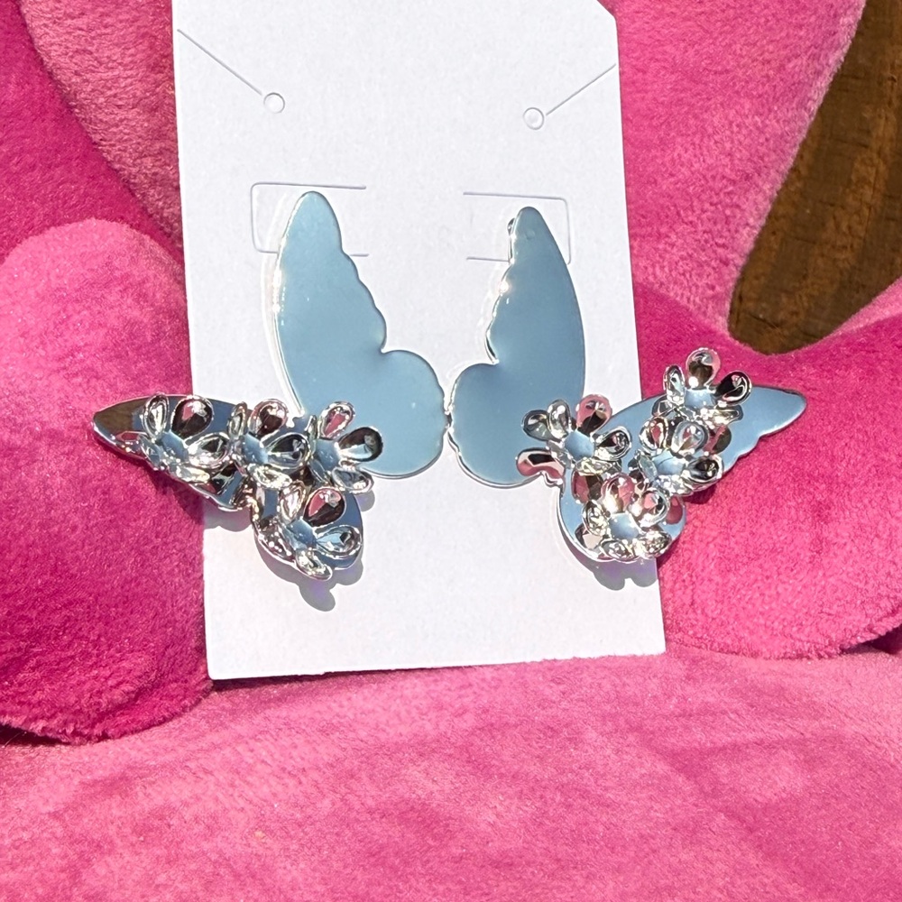 New Silver Butterfly Rhinestone Crystal Stud Beautiful Lightweight Earrings - Picture 3 of 3